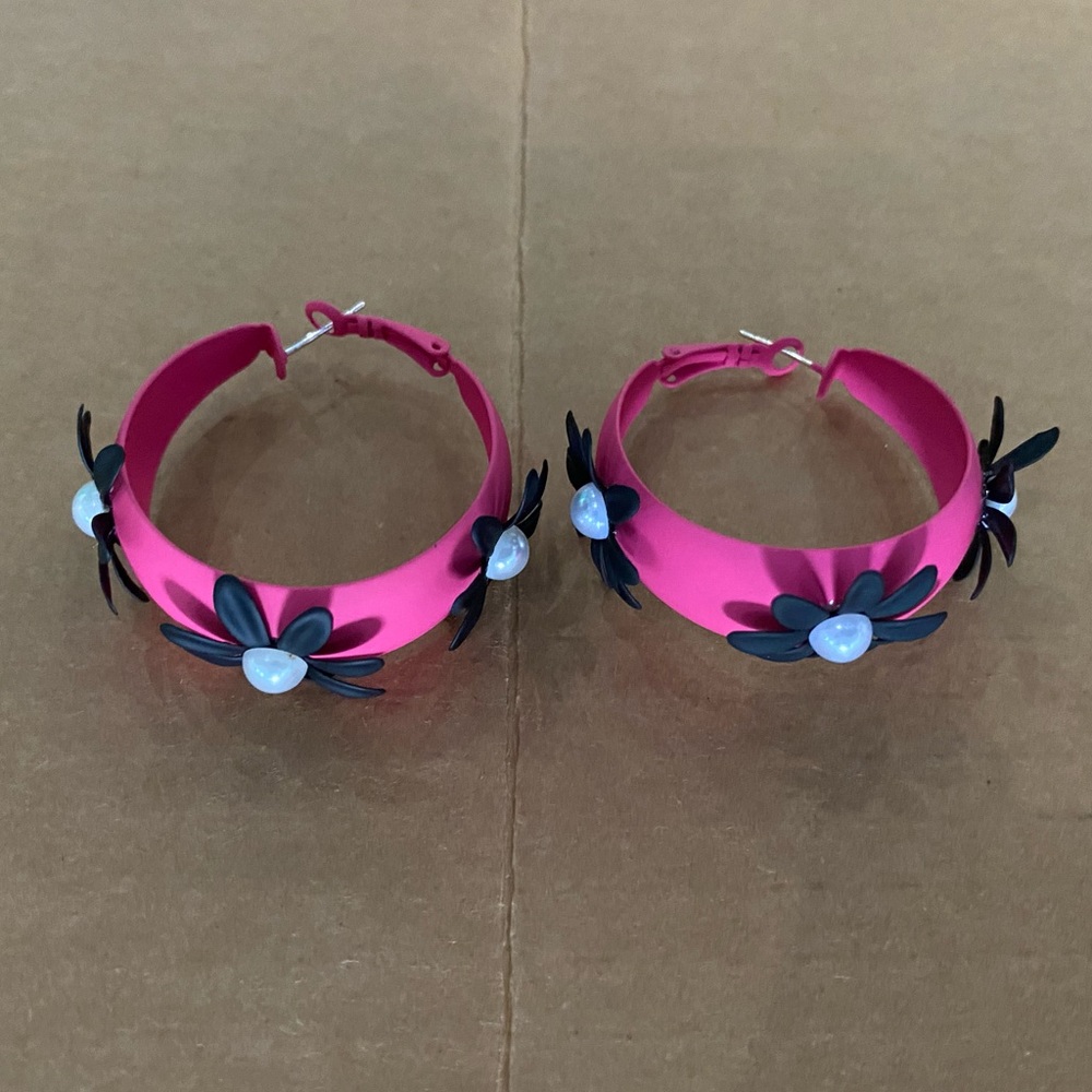 Costume Jewelry | Earrings w/ backings